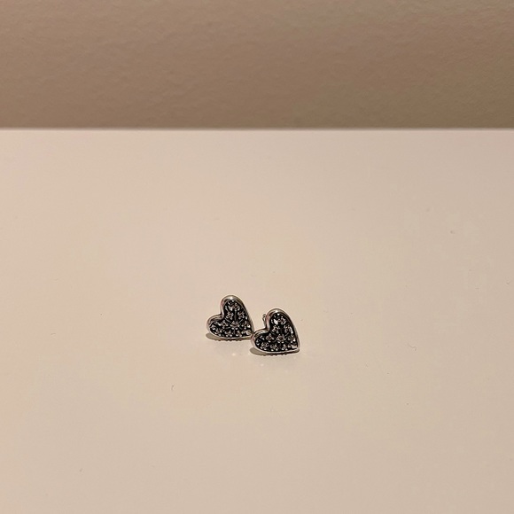 PANDORA | Hearts of Winter Snowflake Earrings (Discontinued) | Preloved - Picture 2 of 13